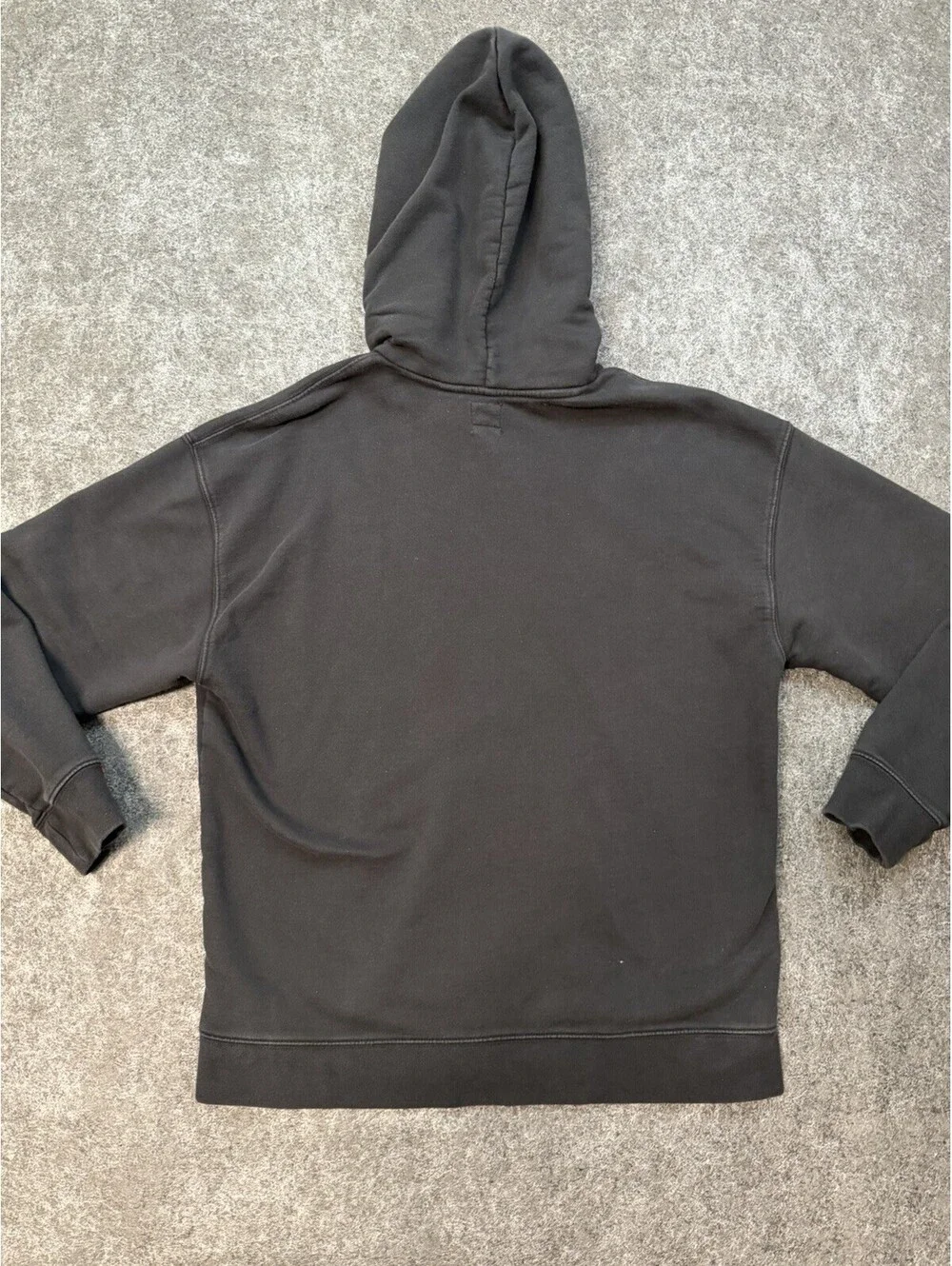 Levi’s Relaxed Fit Black Pullover Hoodie Men’s Large Minimal Logo Sweatshirt